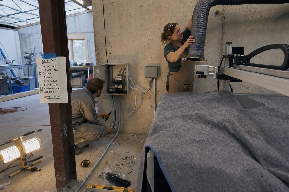 CCD vision system reduces labor costs and rework in production (ID#4)